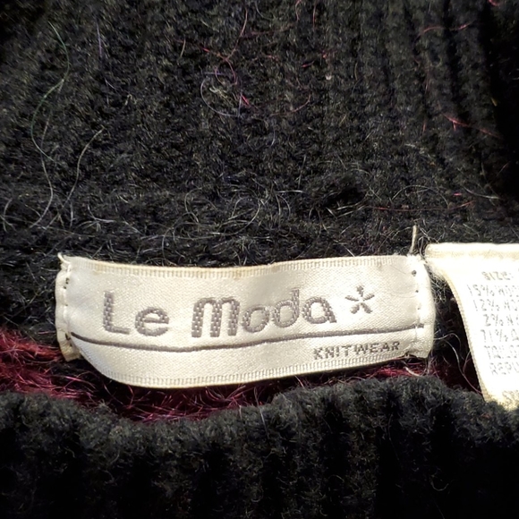 Sweater - Picture 7 of 7